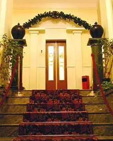 Giglio Dell'opera 3* Řím