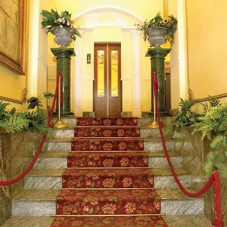 Giglio Dell'opera 3* Řím