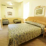 Giglio Dell'opera Hotel 3*