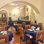 Giglio Dell'opera 3* רומא